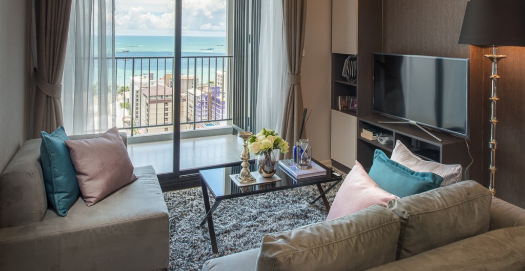 芭提雅贝斯公寓 一期 The BASE Central Pattaya