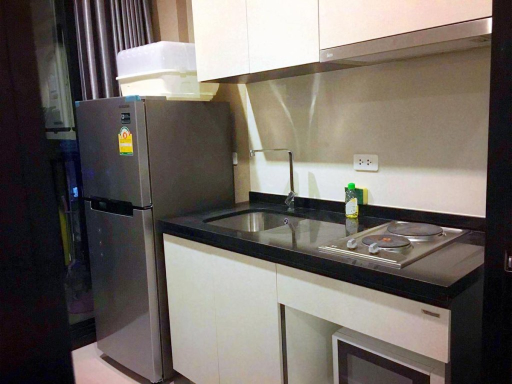 芭提雅贝斯公寓 一期 The BASE Central Pattaya